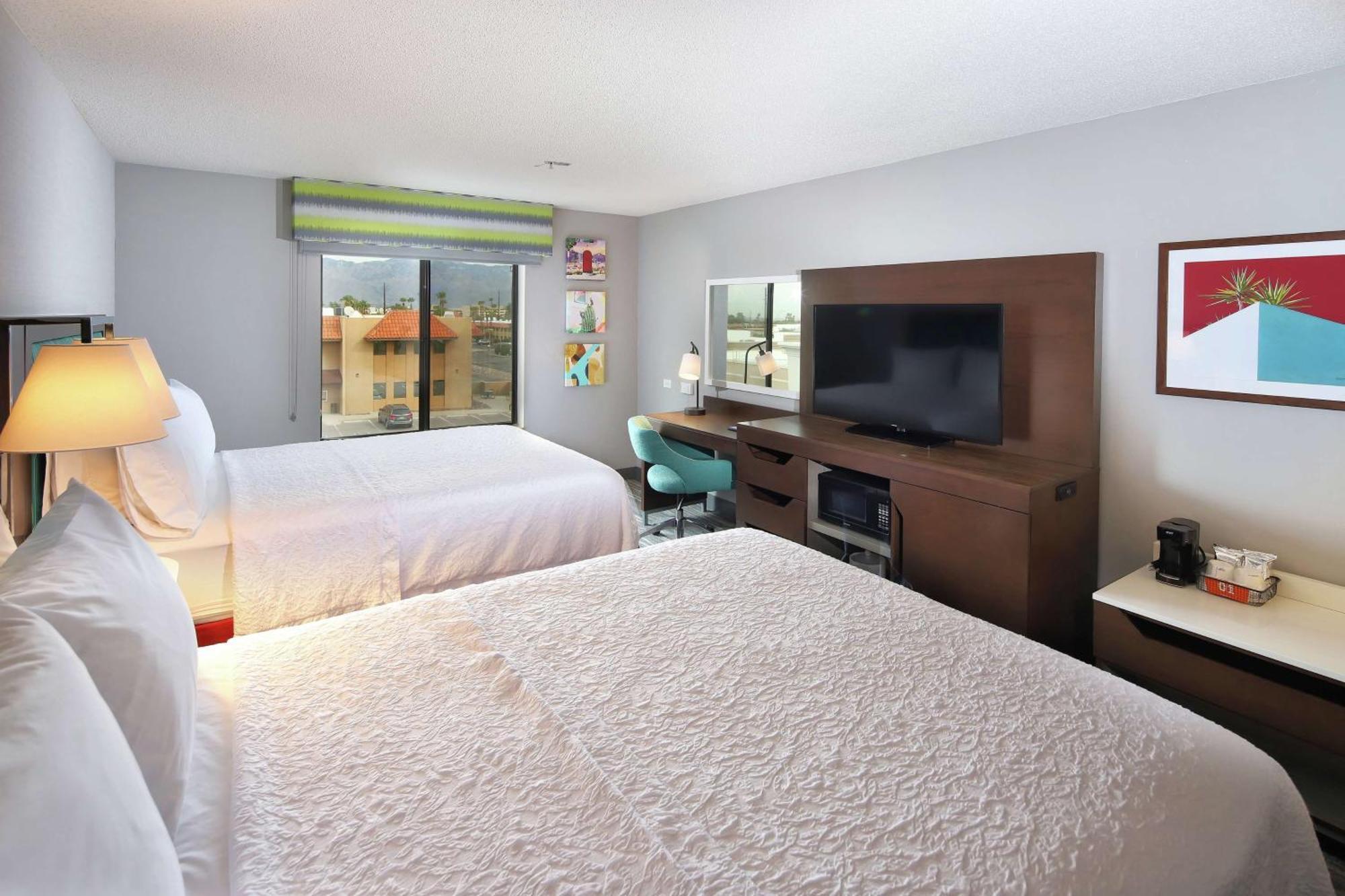 Hampton & East Hotel 3*