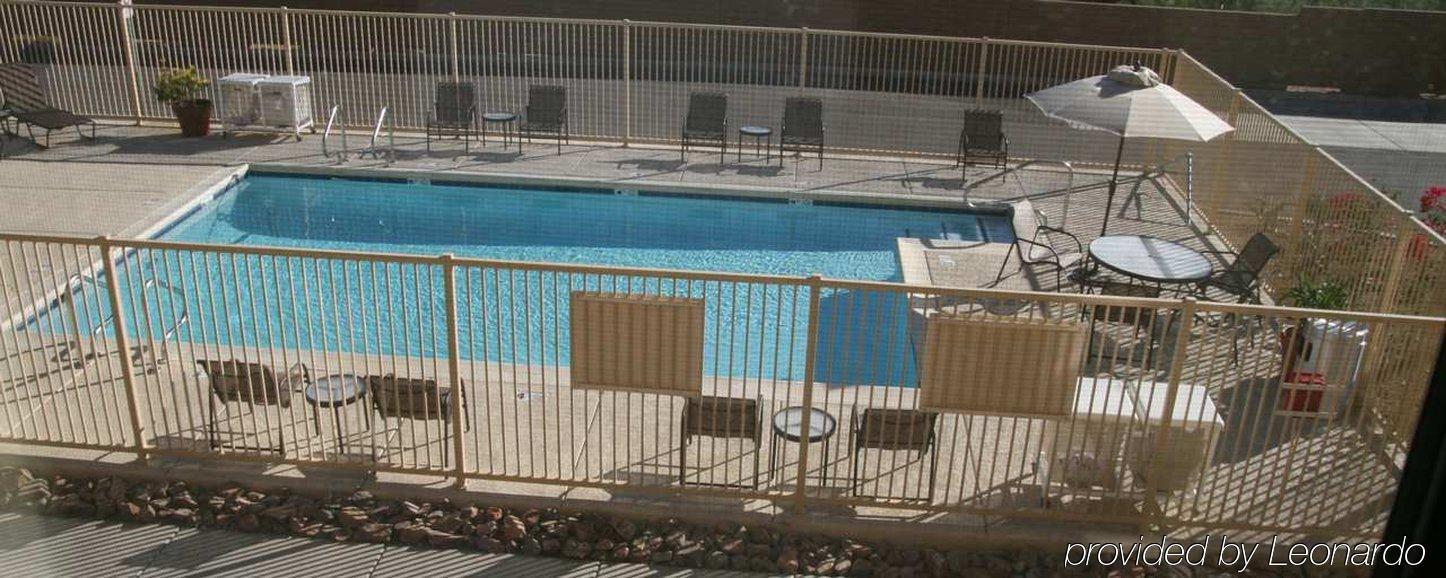 Hampton & East Hotel